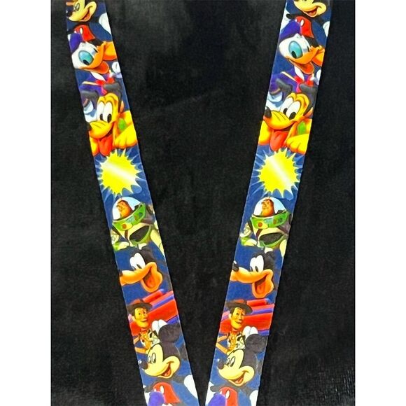 Disney Characters  pin trading Lanyard Fab 5 - Picture 2 of 4